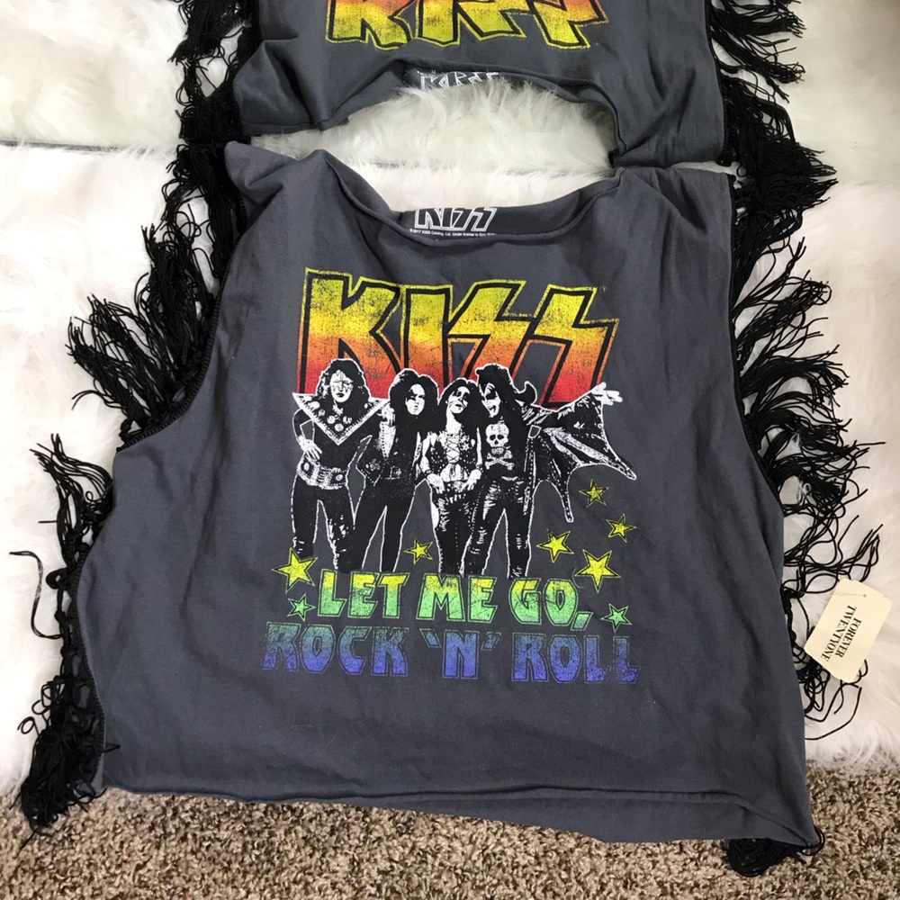 Fringe Kiss t-shirt